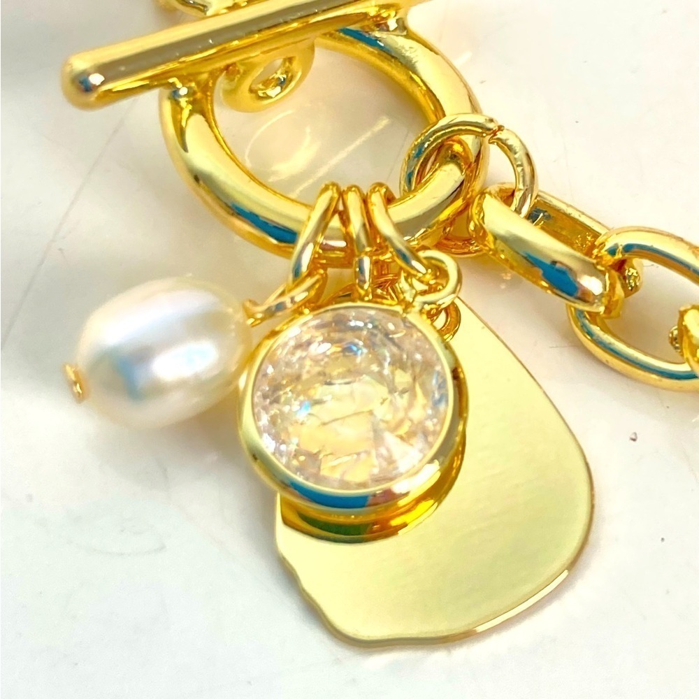 NWT * LOFT Toggle Charm Bracelet in Gold - Picture 2 of 12